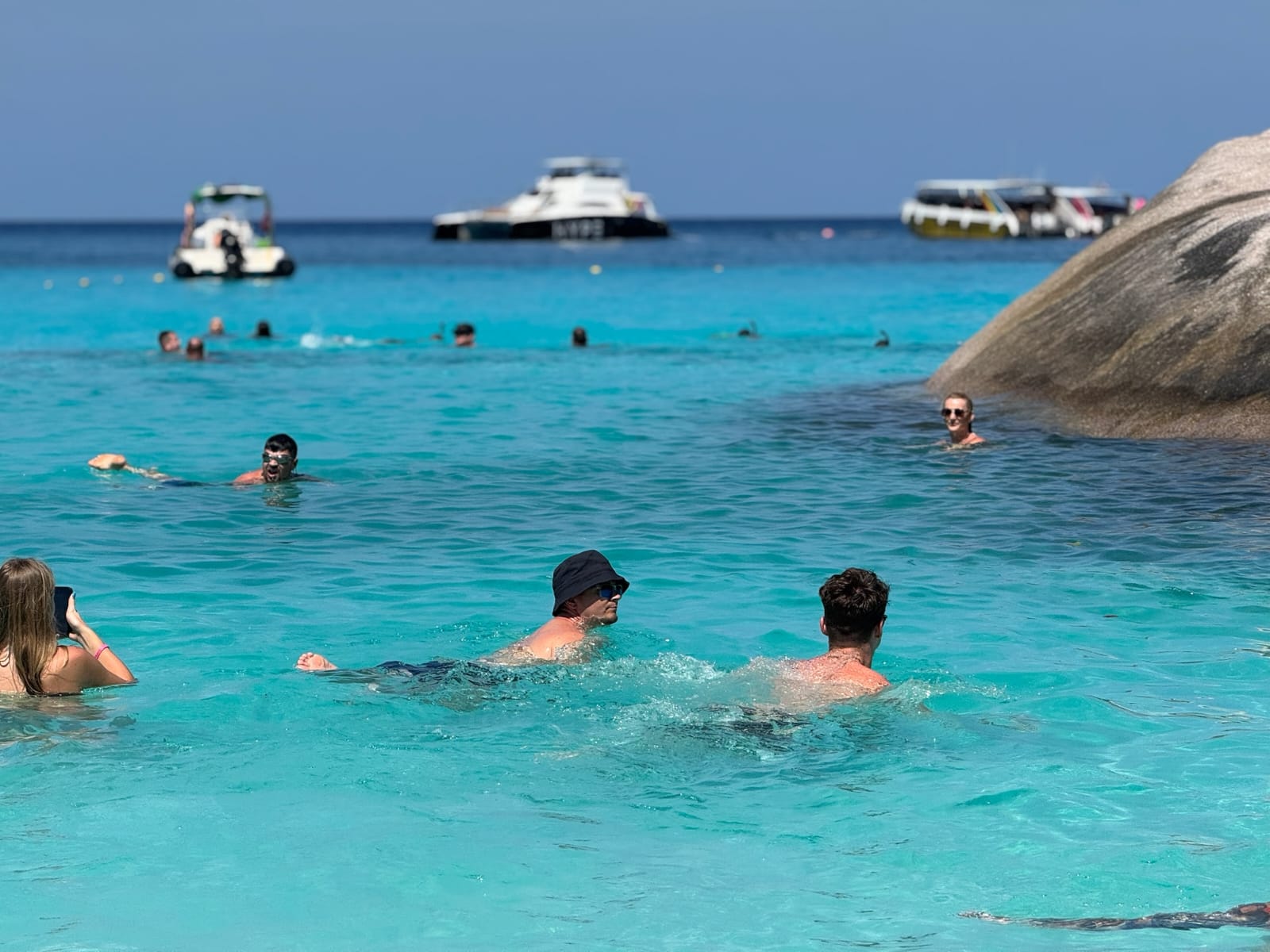 tour-listing-details-slide