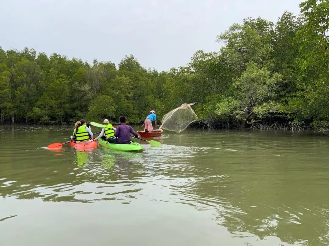 tour-listing-details-slide