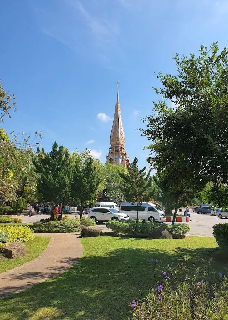 tour-listing-details-slide