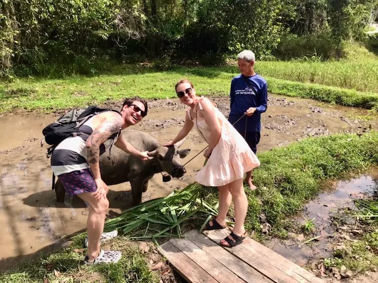 tour-listing-details-slide