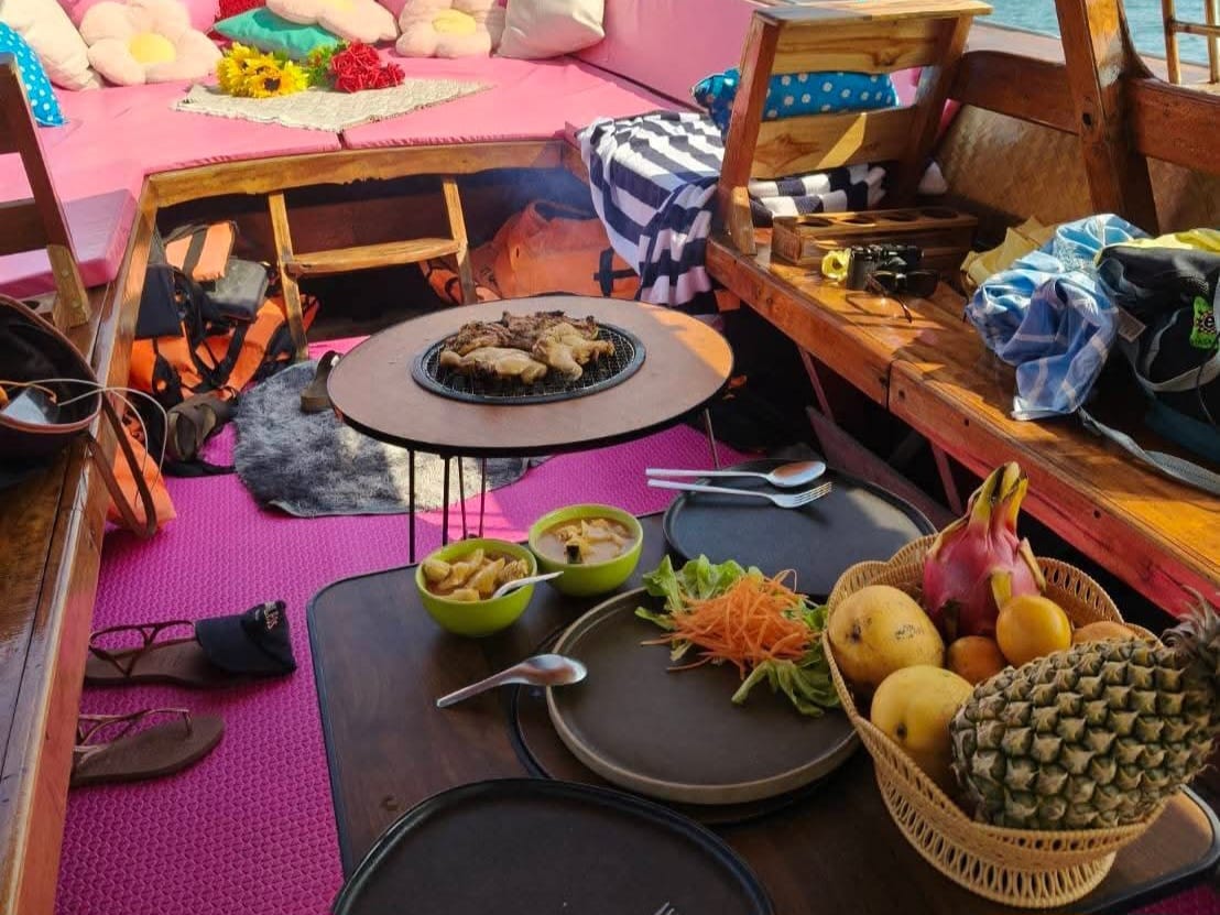 tour-listing-details-slide