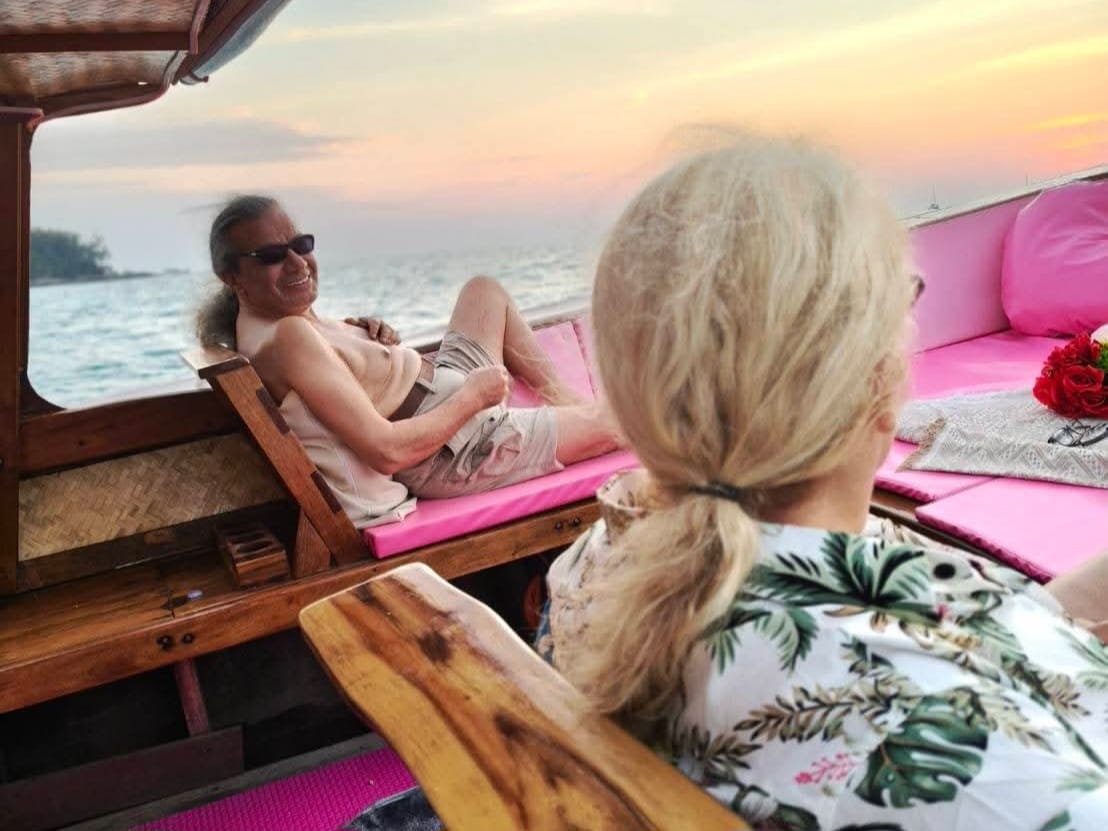 tour-listing-details-slide