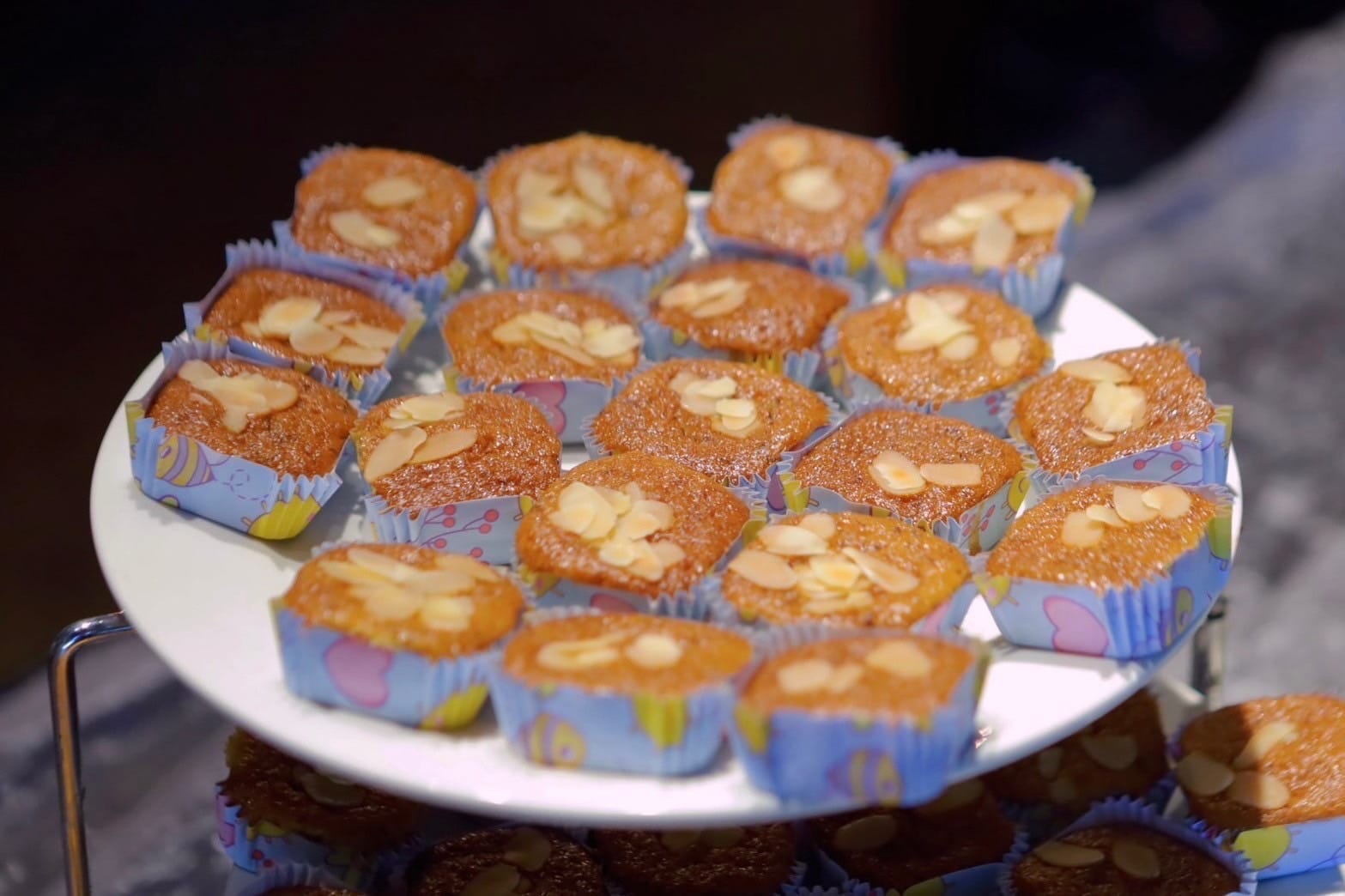 tour-listing-details-slide