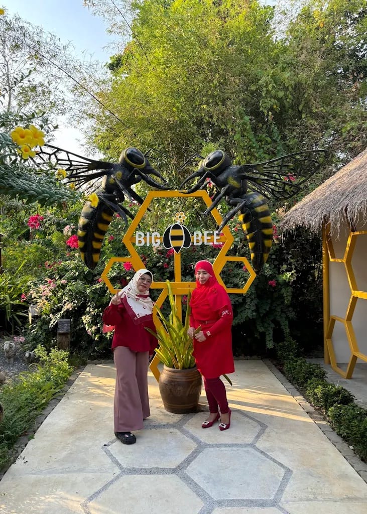 tour-listing-details-slide