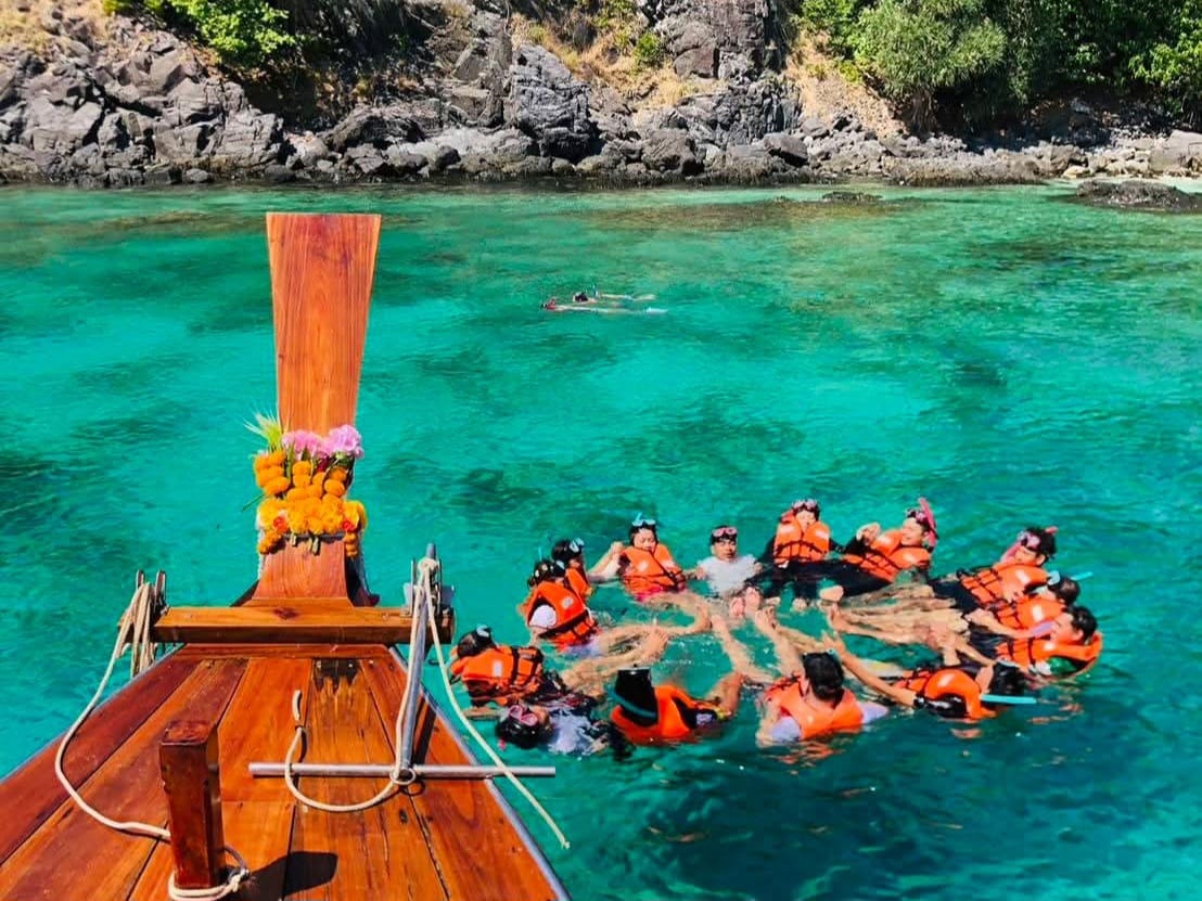 tour-listing-details-slide