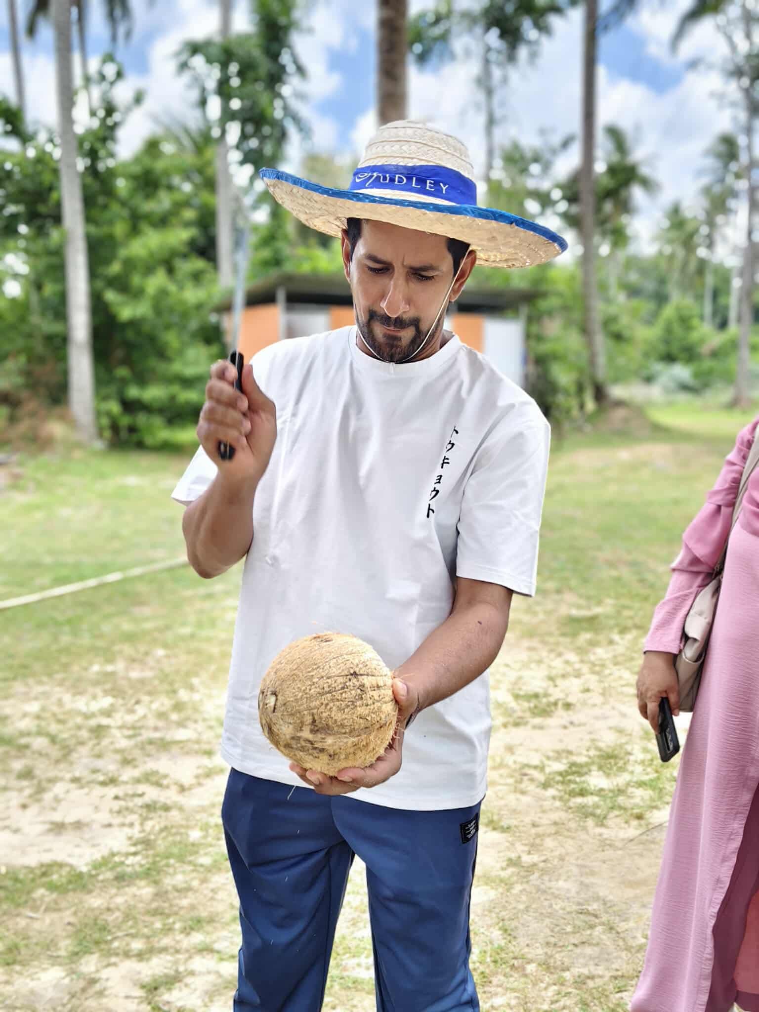 tour-listing-details-slide