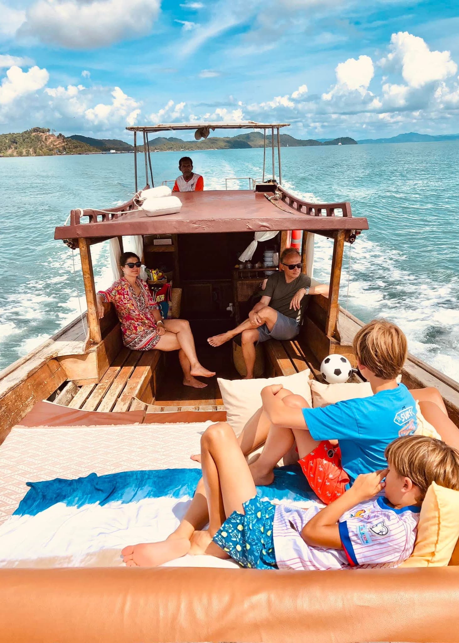 tour-listing-details-slide