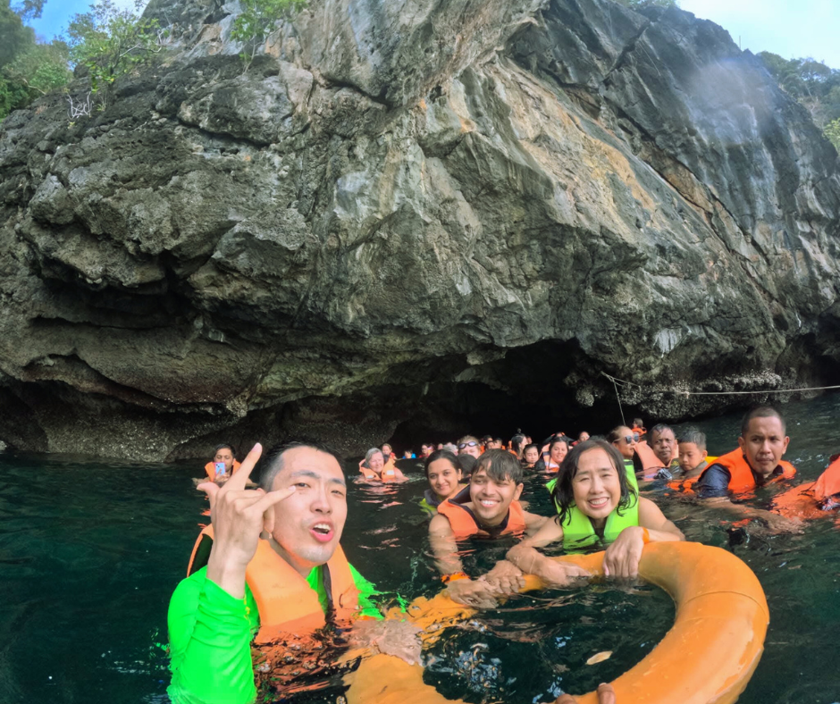 tour-listing-details-slide