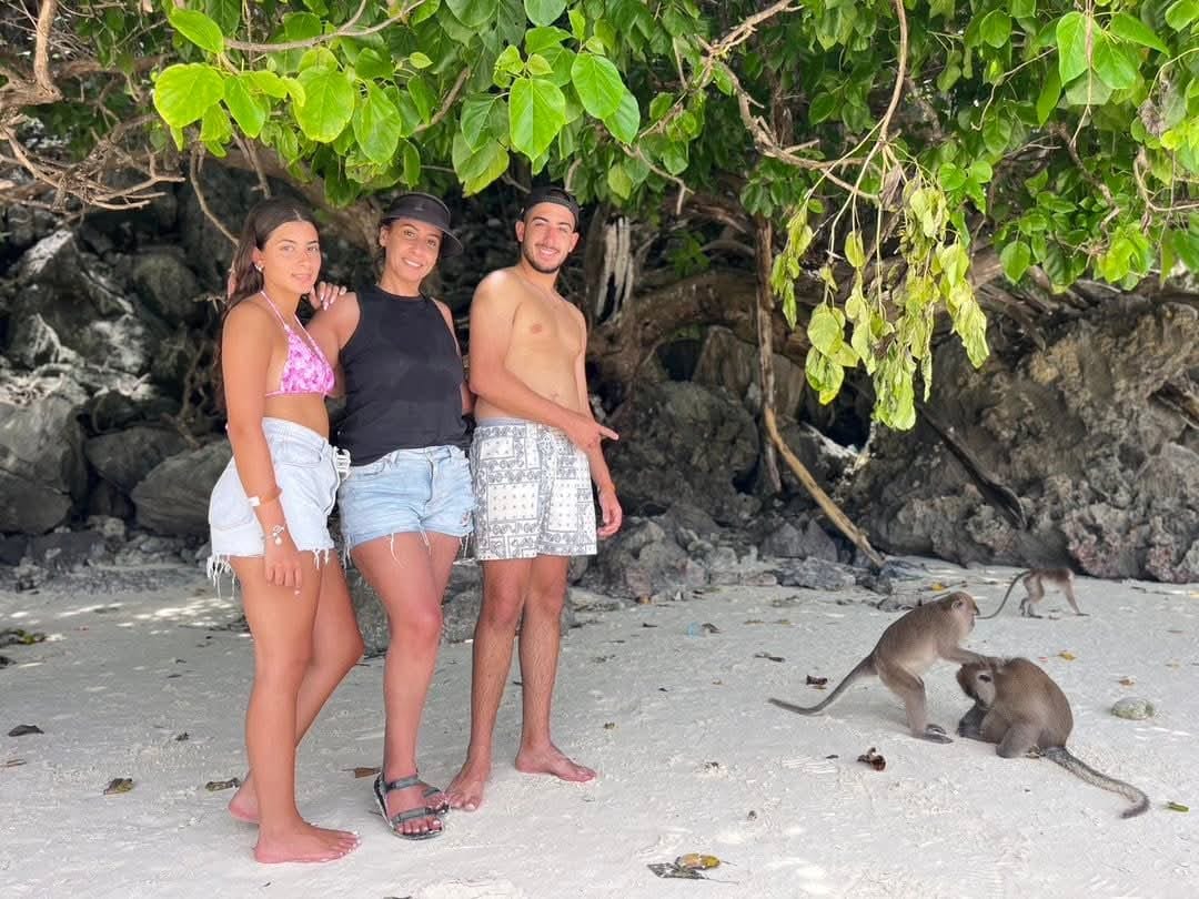 tour-listing-details-slide