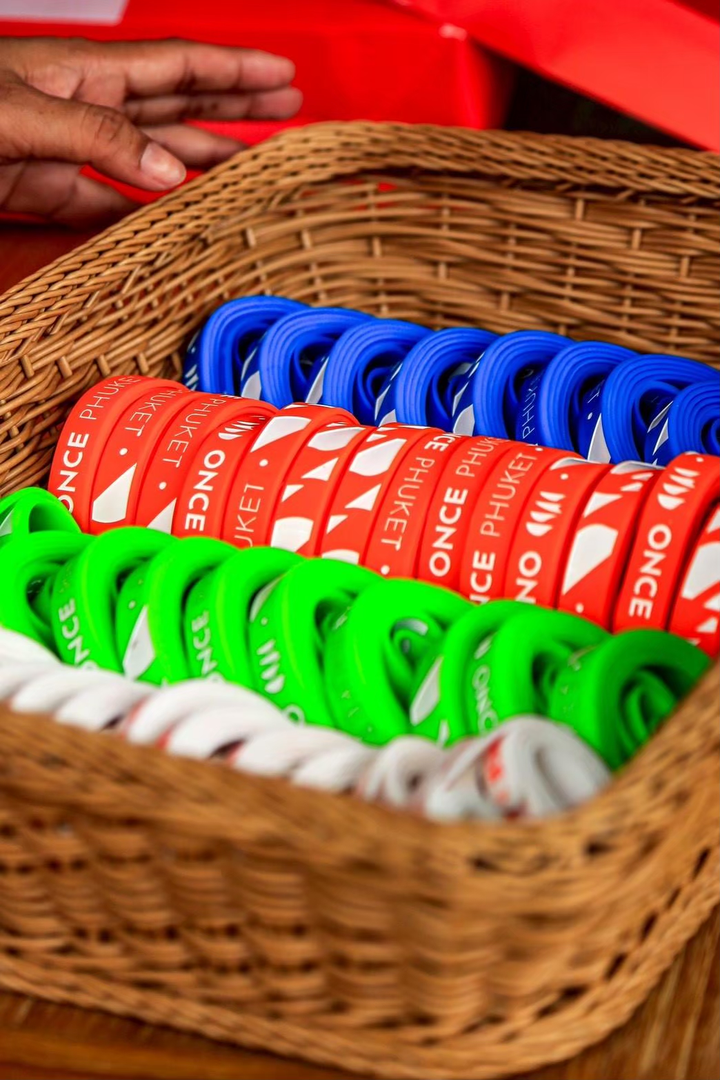 tour-listing-details-slide