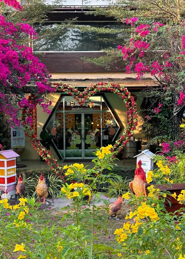 tour-listing-details-slide