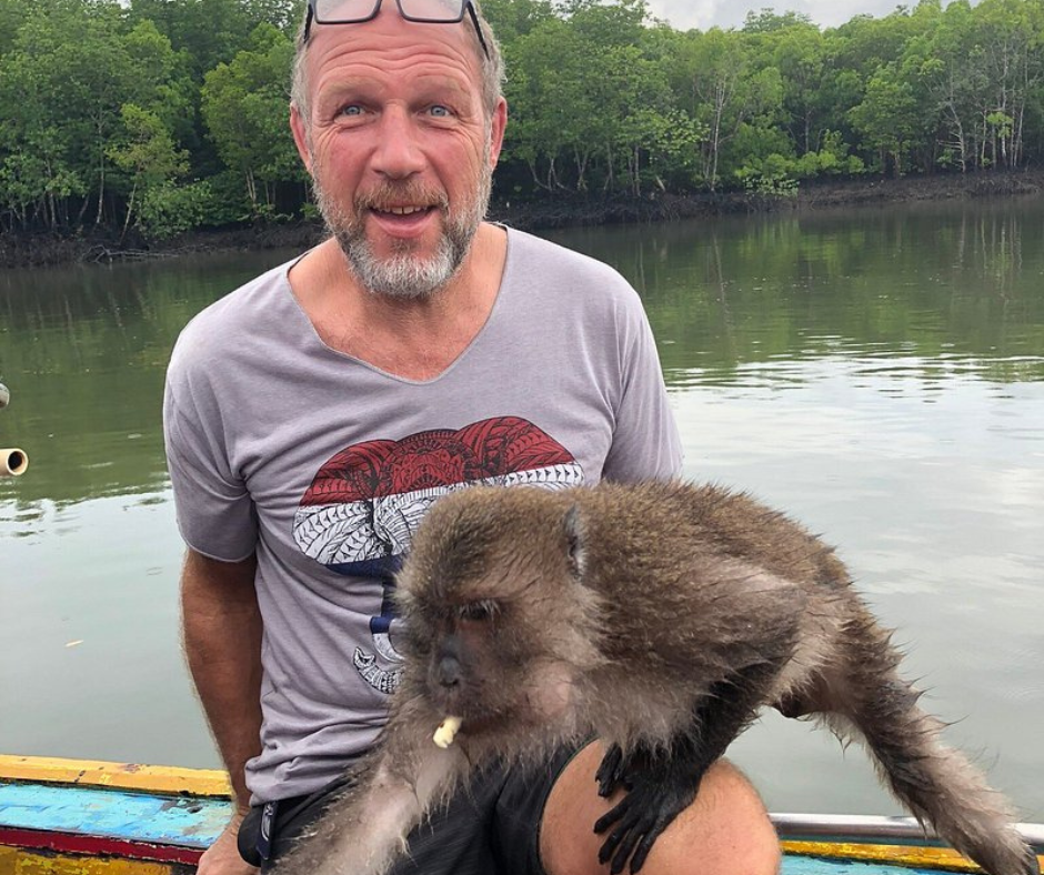 tour-listing-details-slide