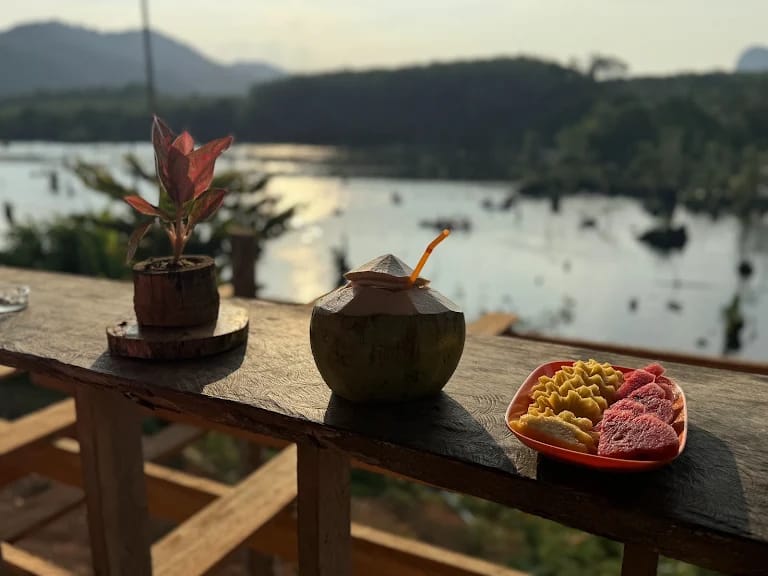 tour-listing-details-slide