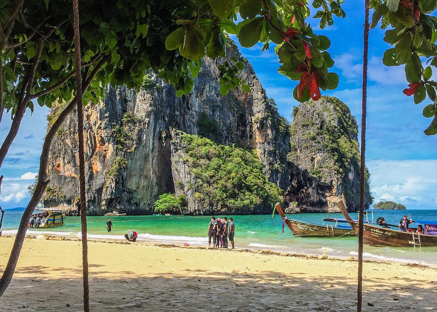 tour-listing-details-slide