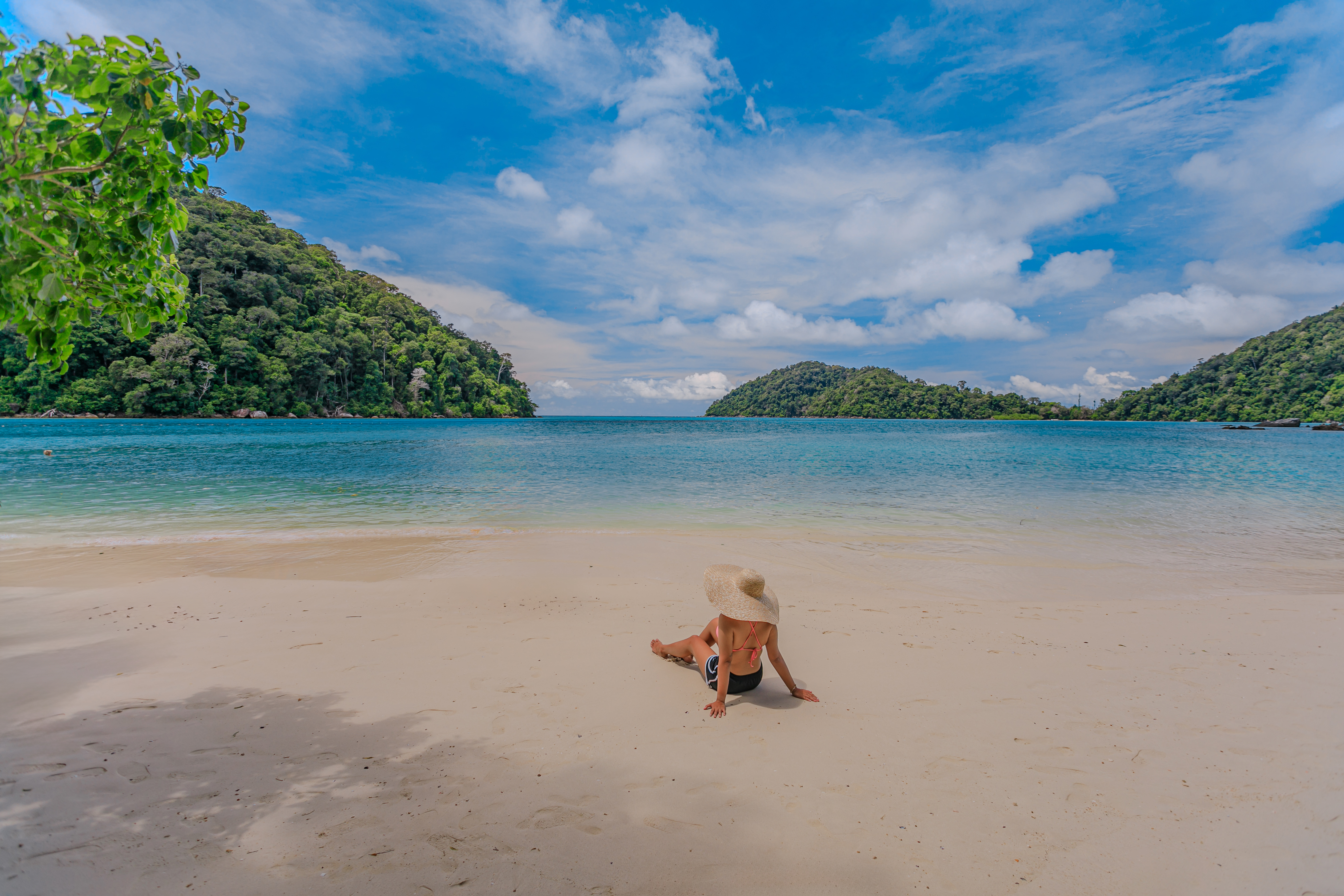 tour-listing-details-slide