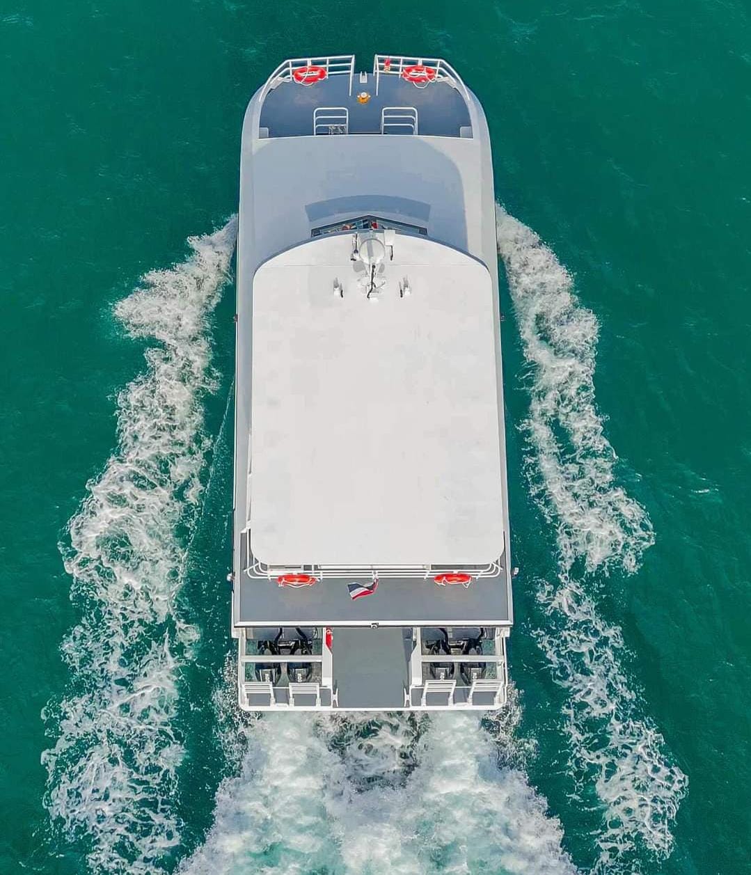 tour-listing-details-slide