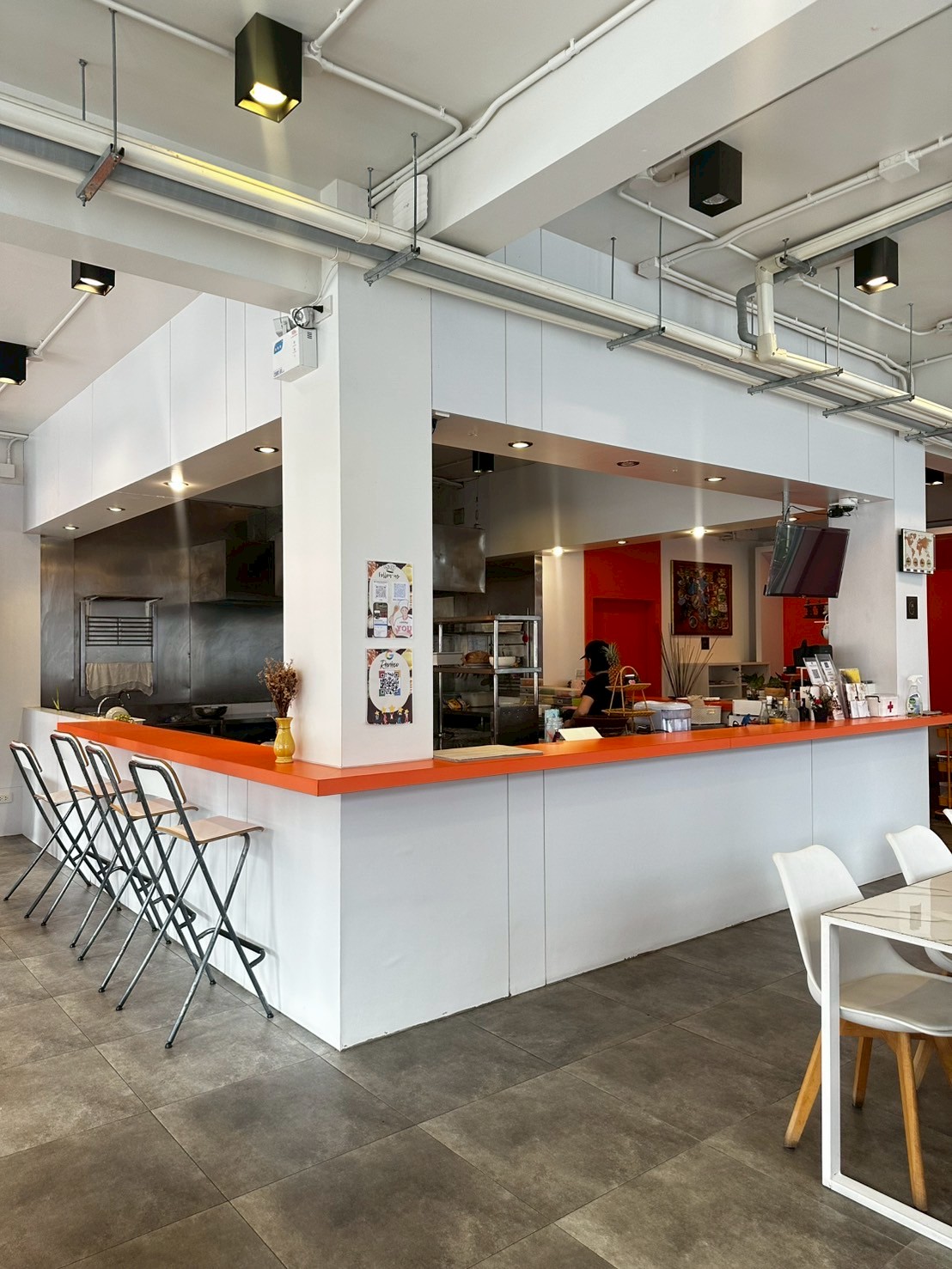 tour-listing-details-slide