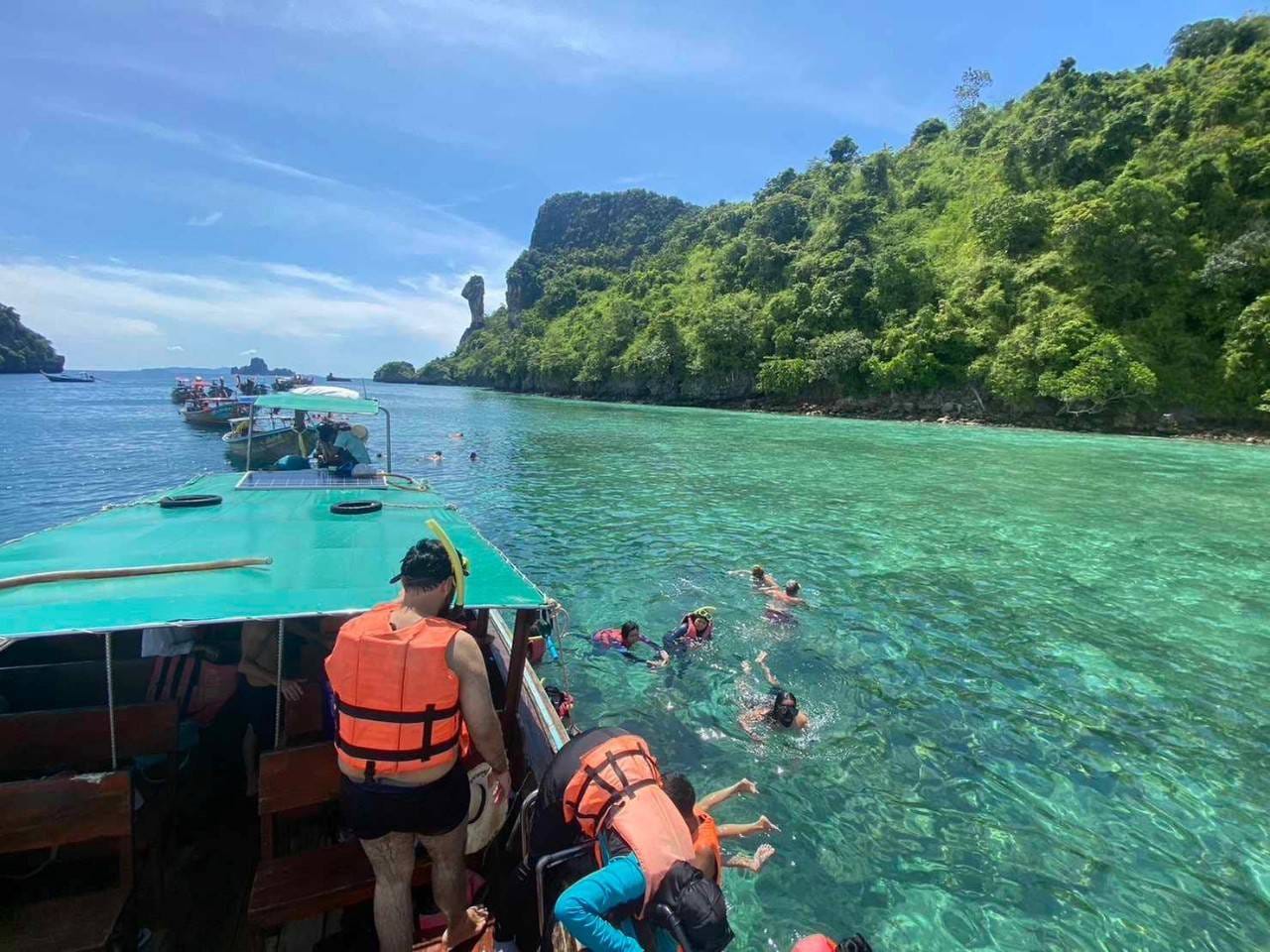 tour-listing-details-slide