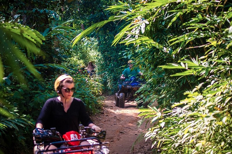 tour-listing-details-slide