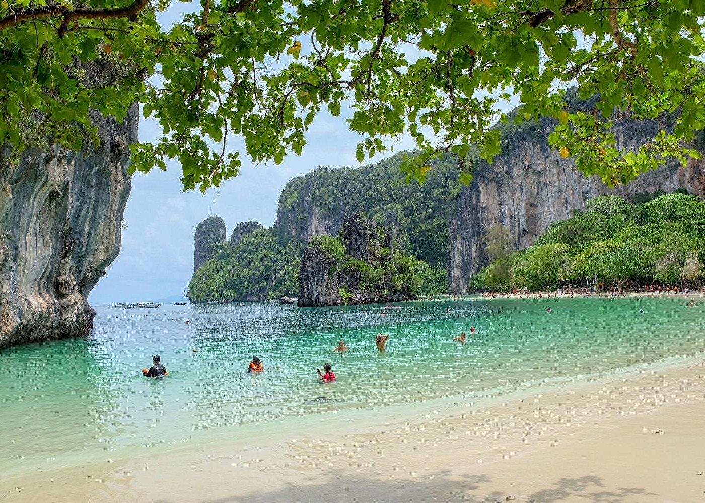 tour-listing-details-slide