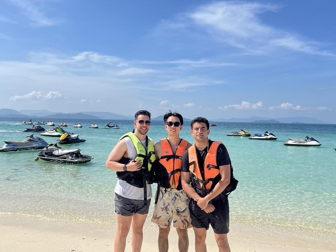 tour-listing-details-slide