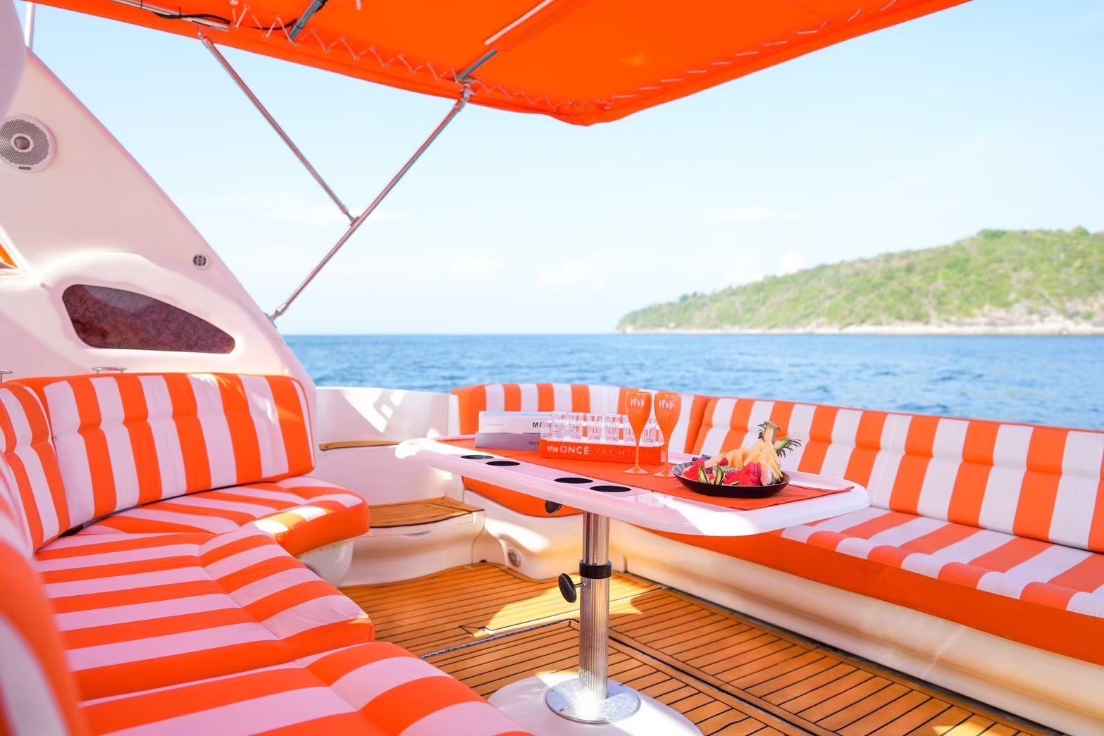 tour-listing-details-slide