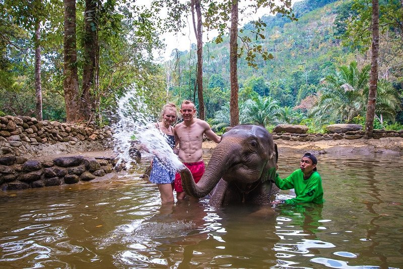 tour-listing-details-slide