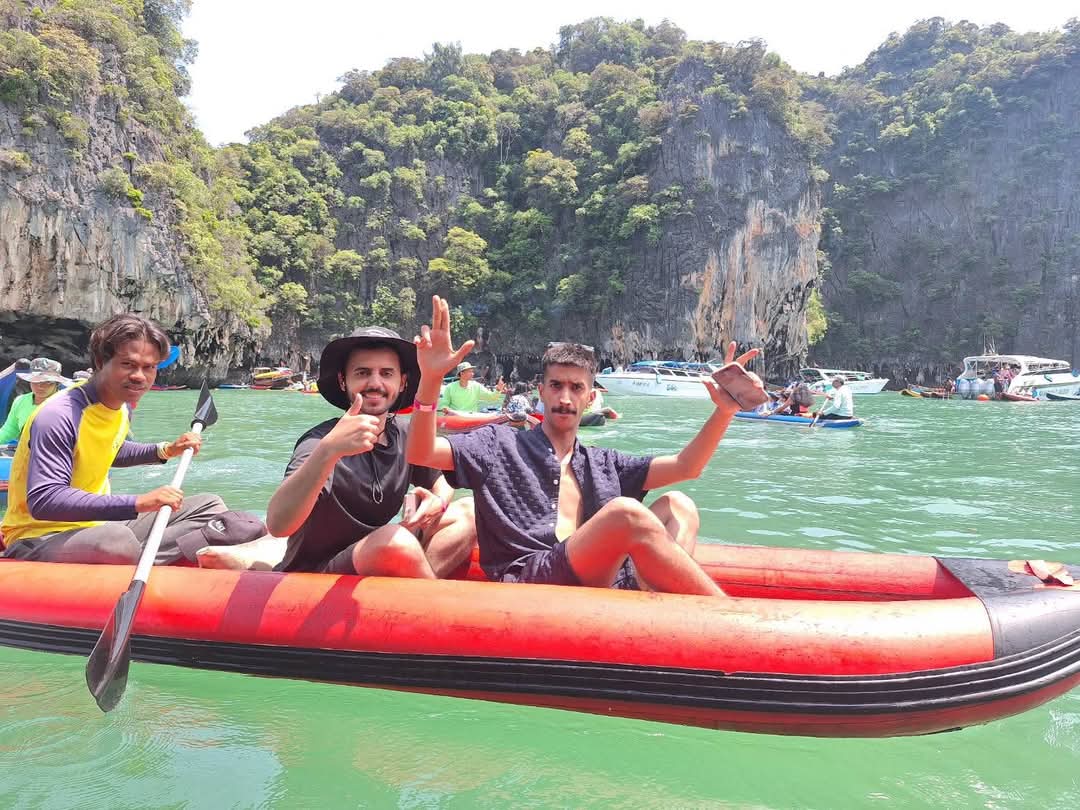 tour-listing-details-slide