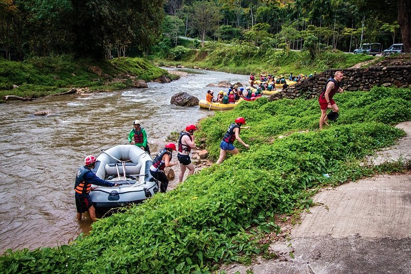 tour-listing-details-slide