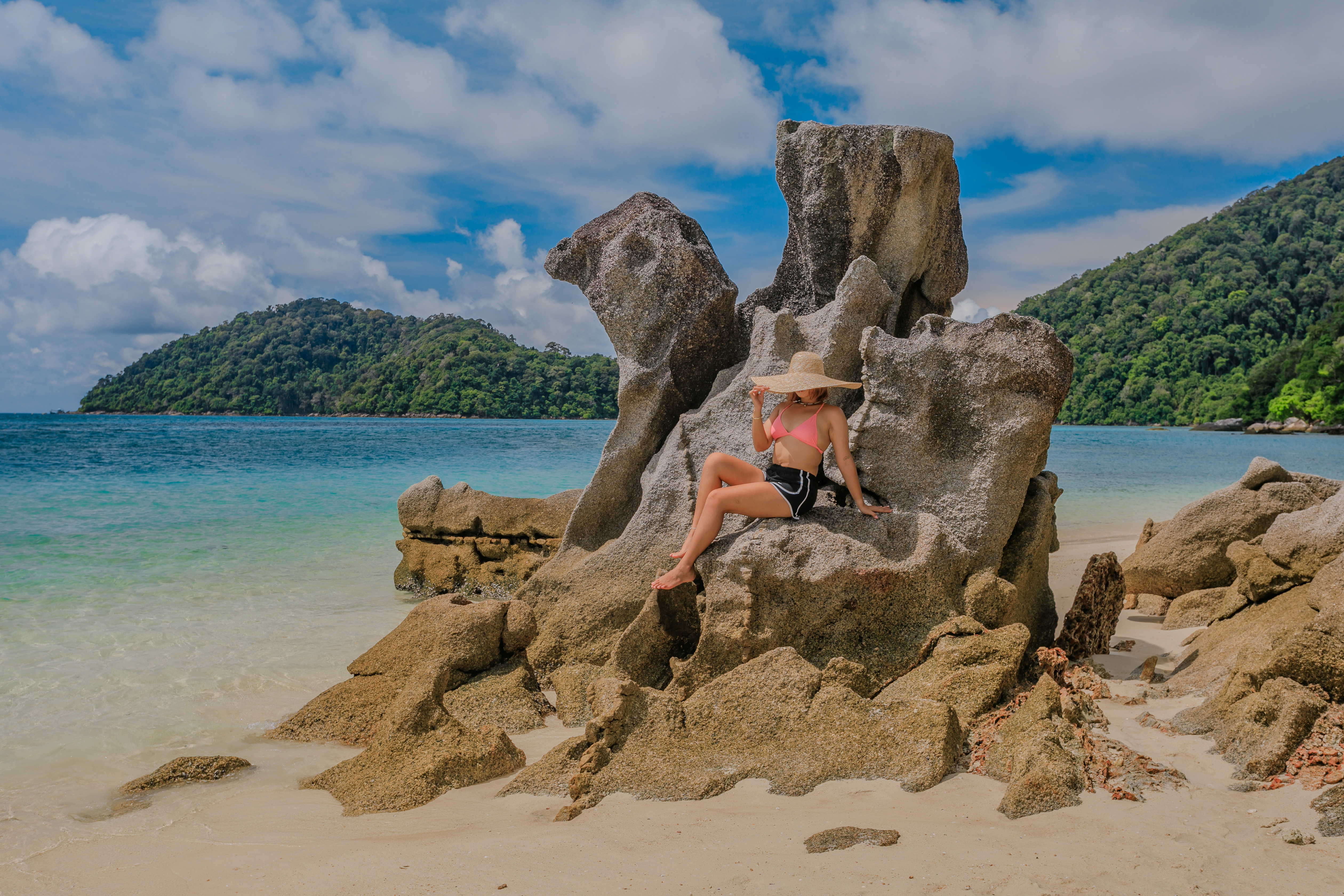 tour-listing-details-slide