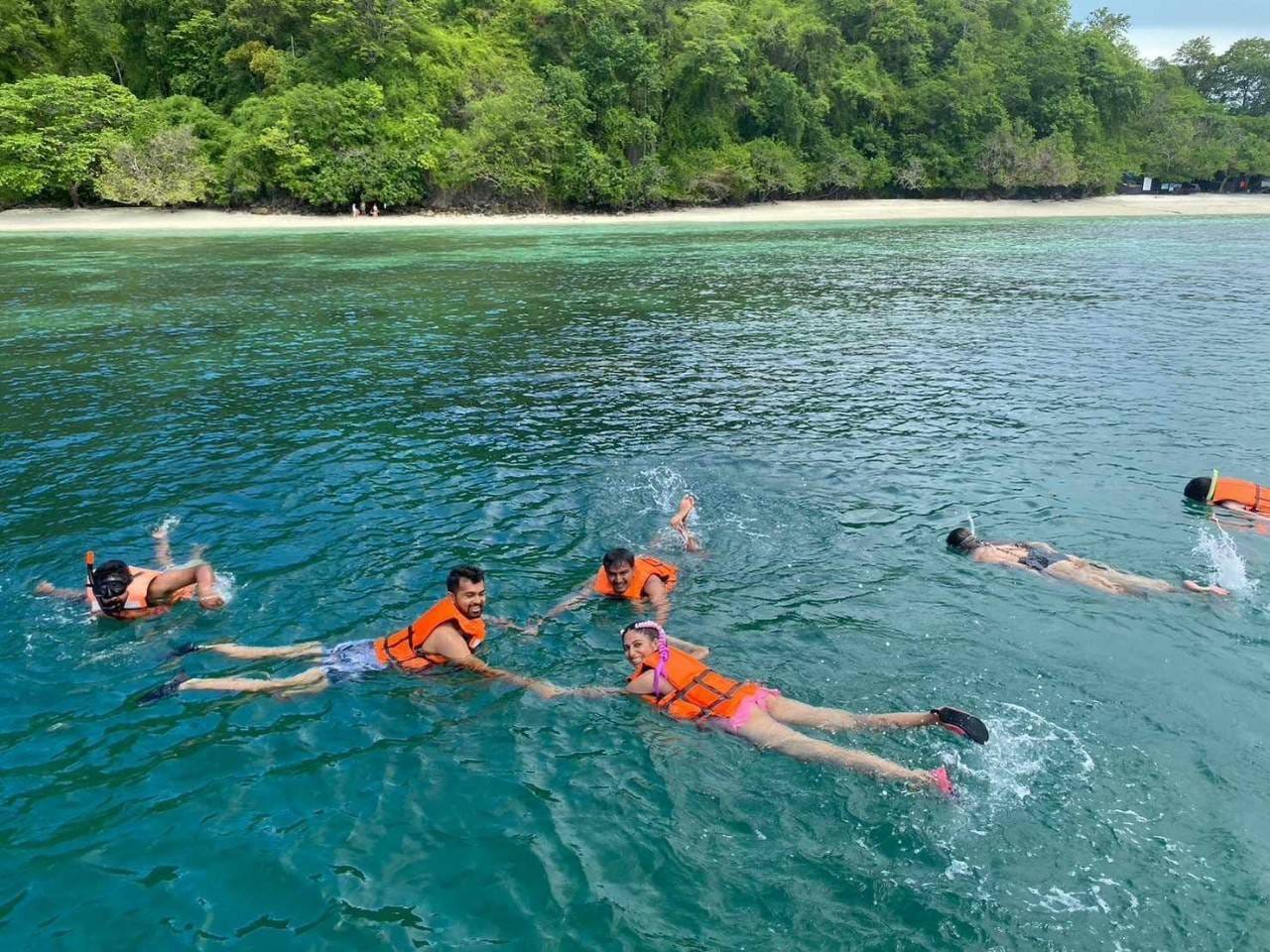 tour-listing-details-slide