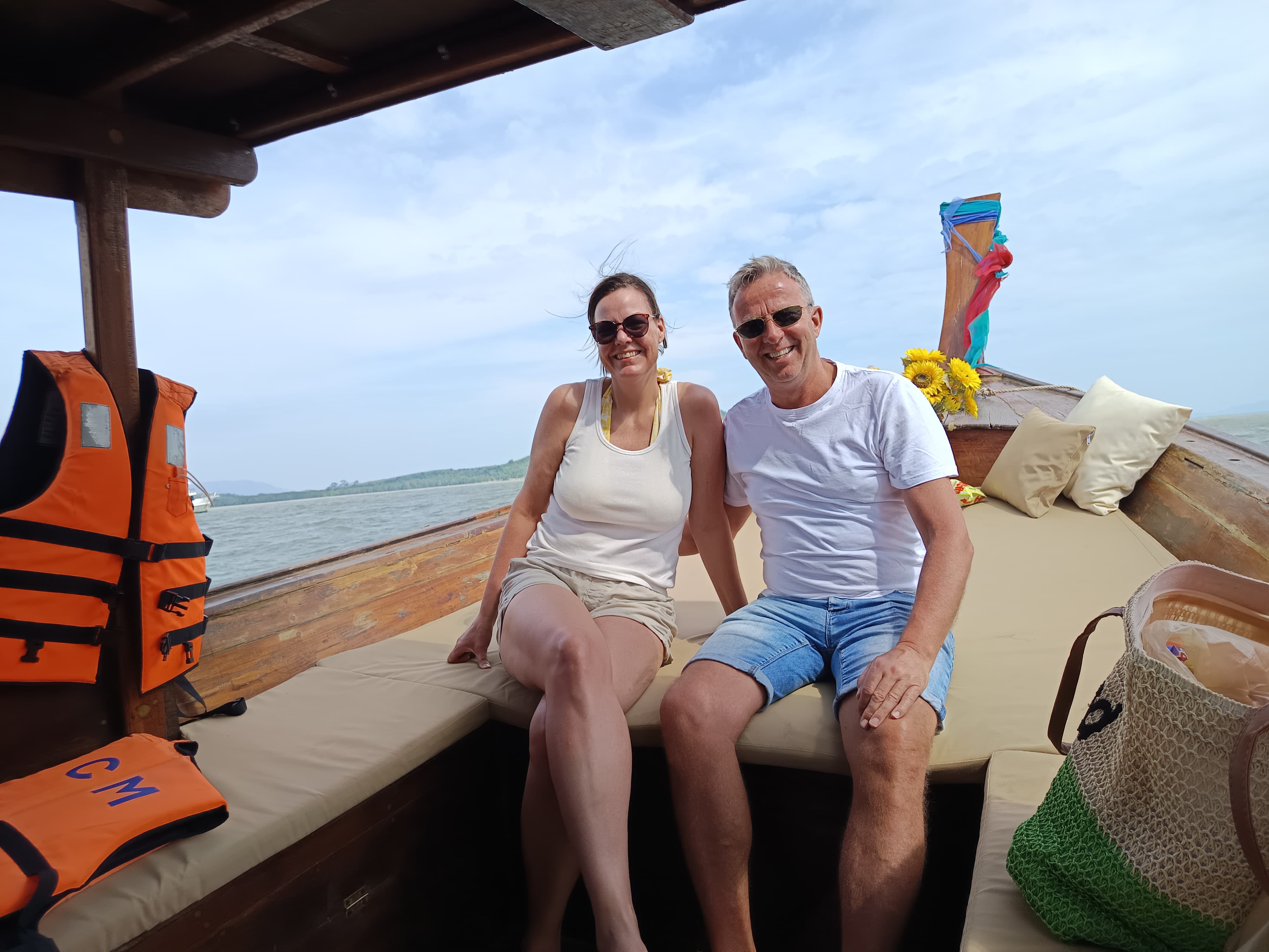 tour-listing-details-slide