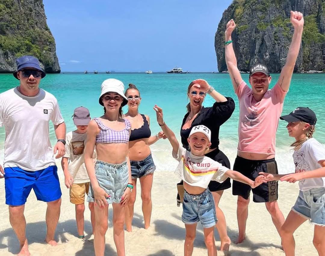 tour-listing-details-slide