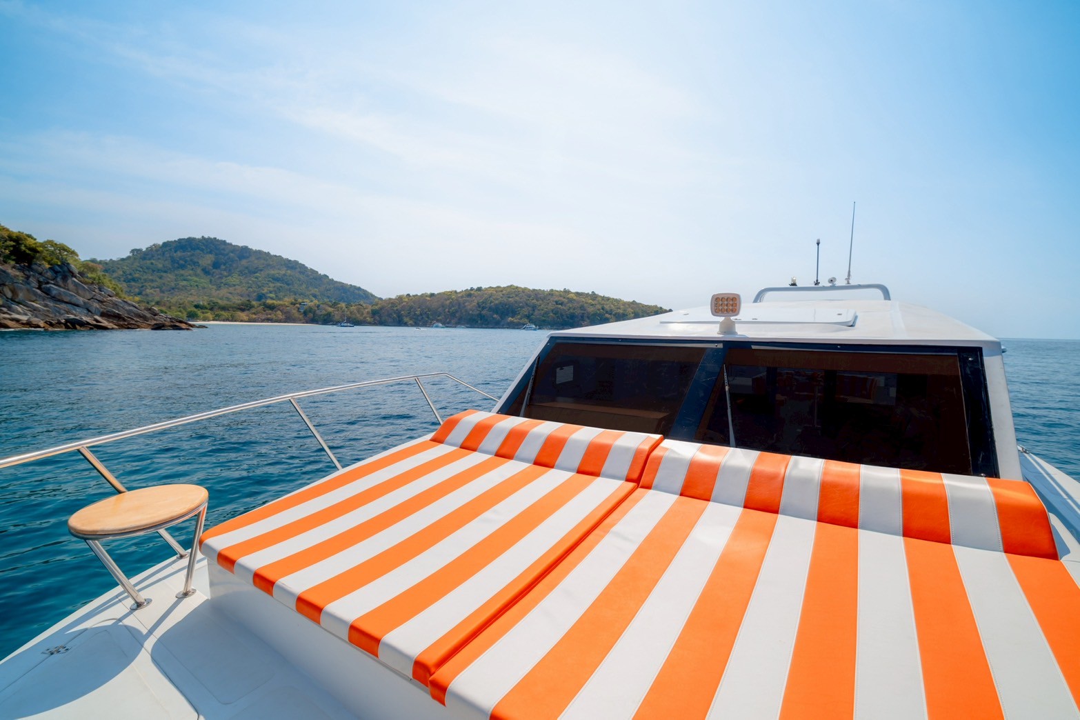 tour-listing-details-slide