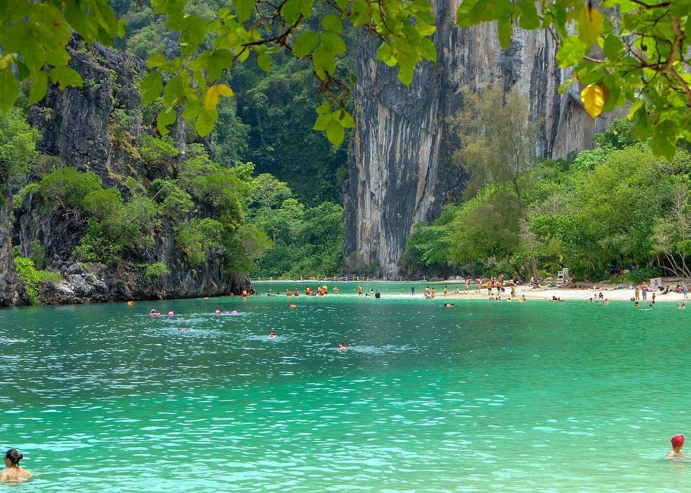 tour-listing-details-slide