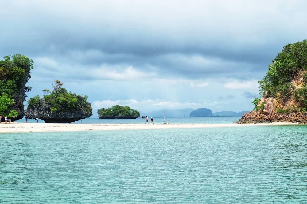 tour-listing-details-slide