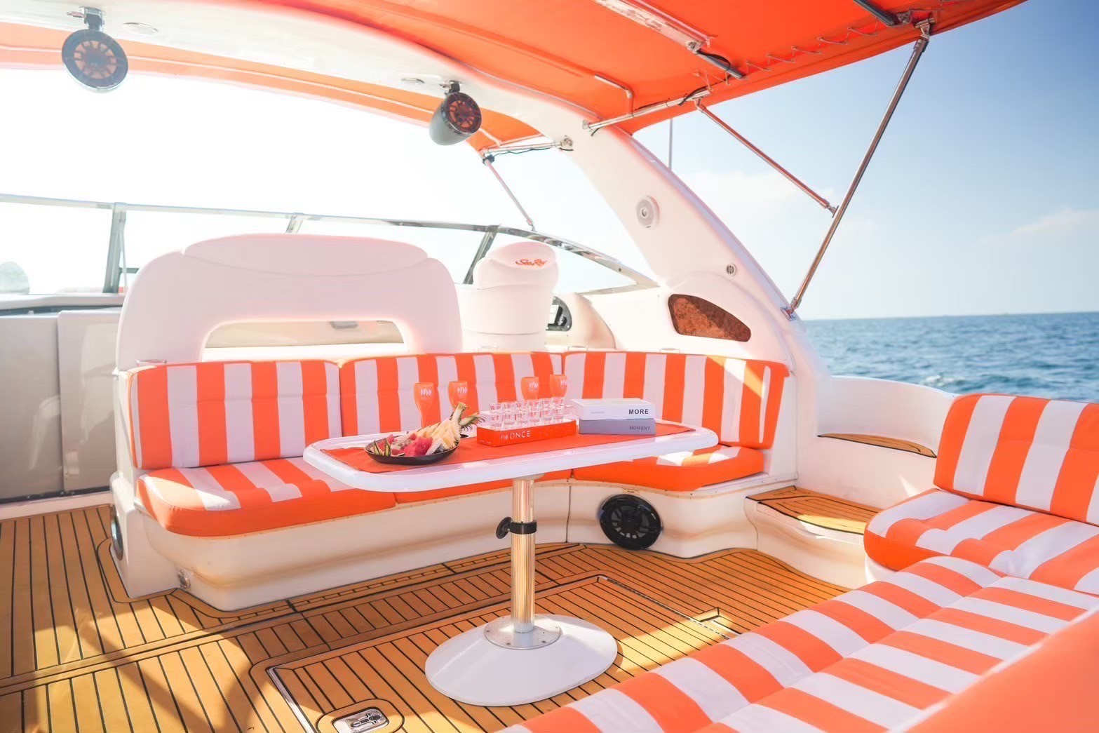 tour-listing-details-slide