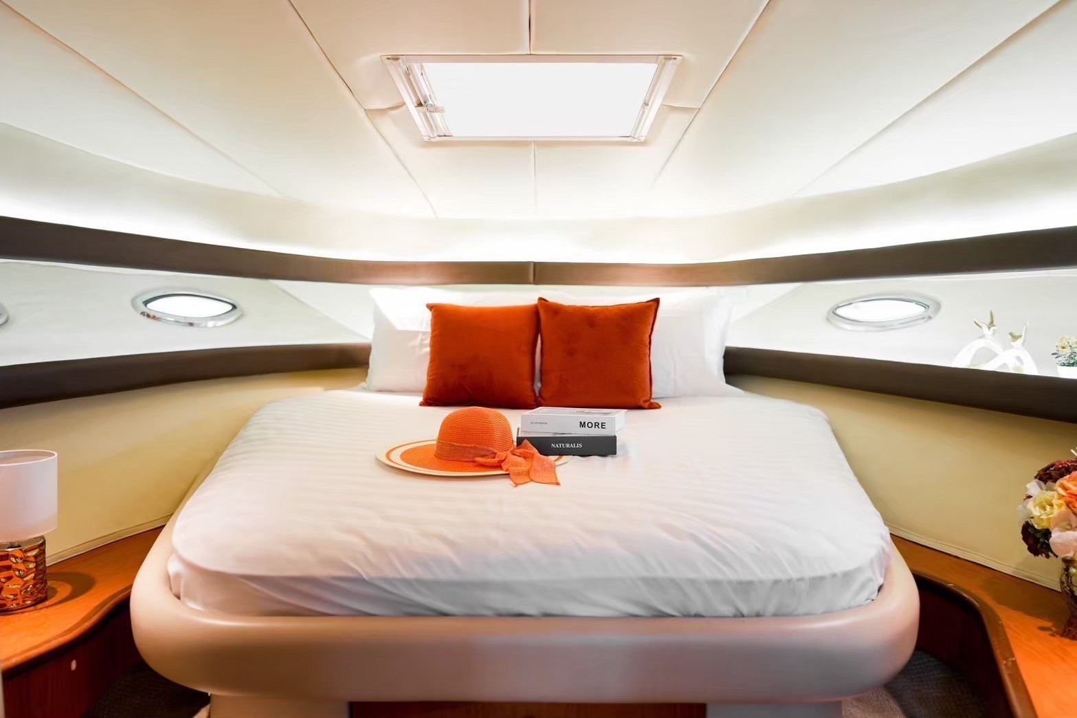 tour-listing-details-slide