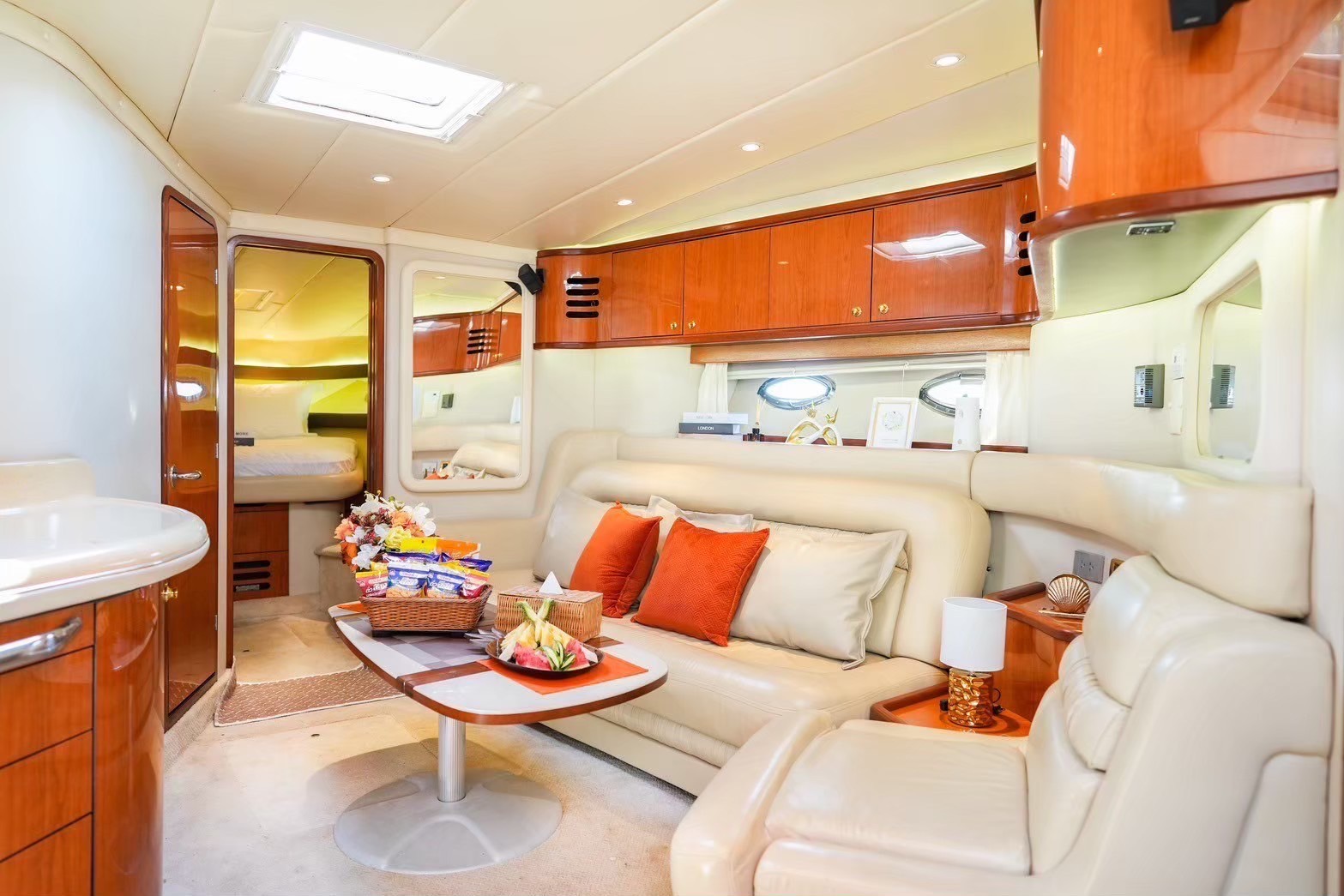 tour-listing-details-slide