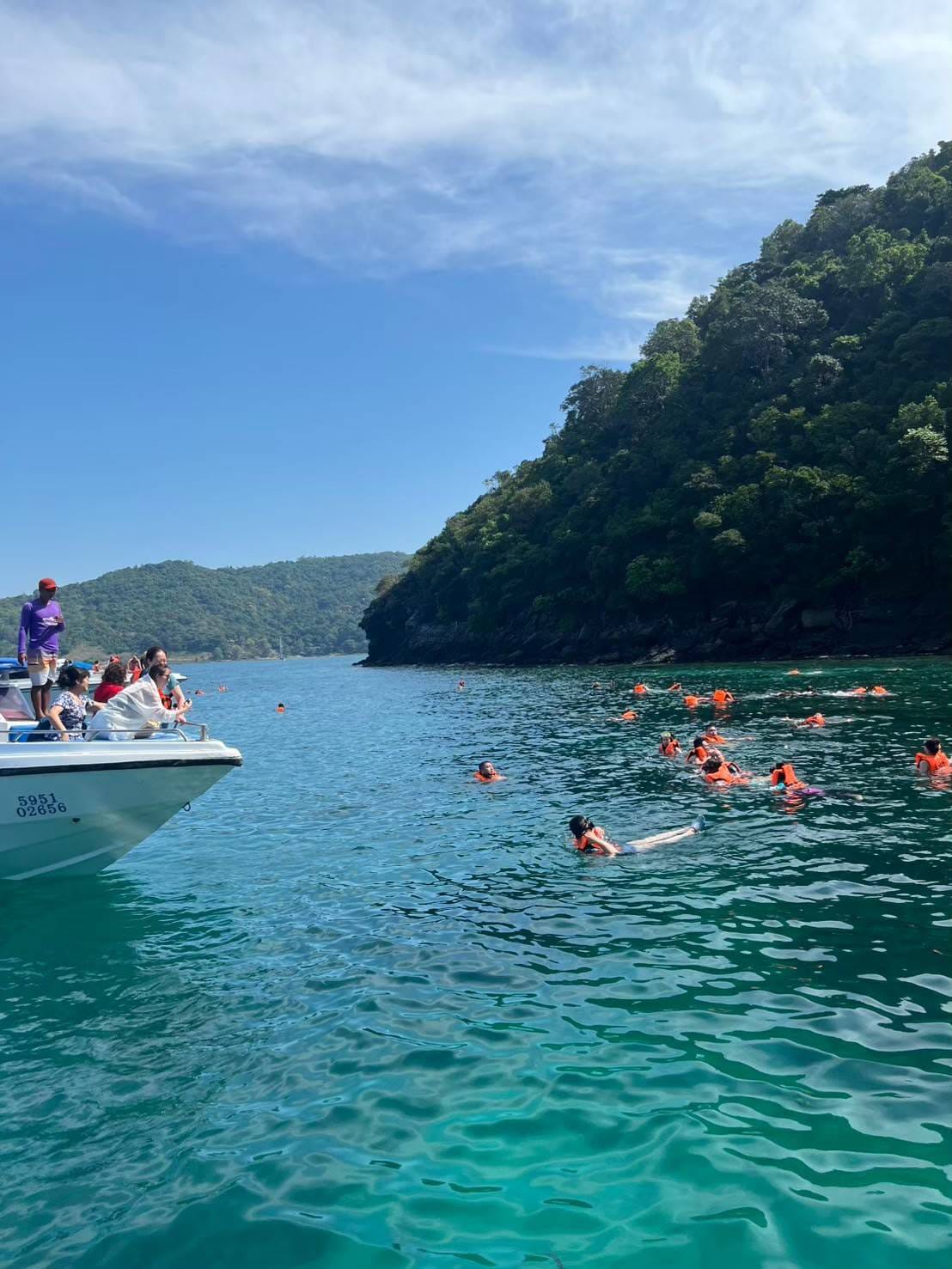 tour-listing-details-slide