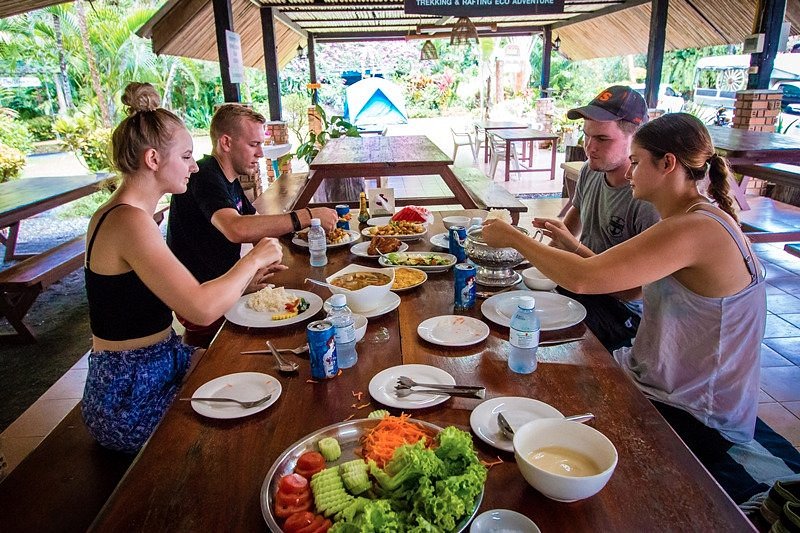 tour-listing-details-slide