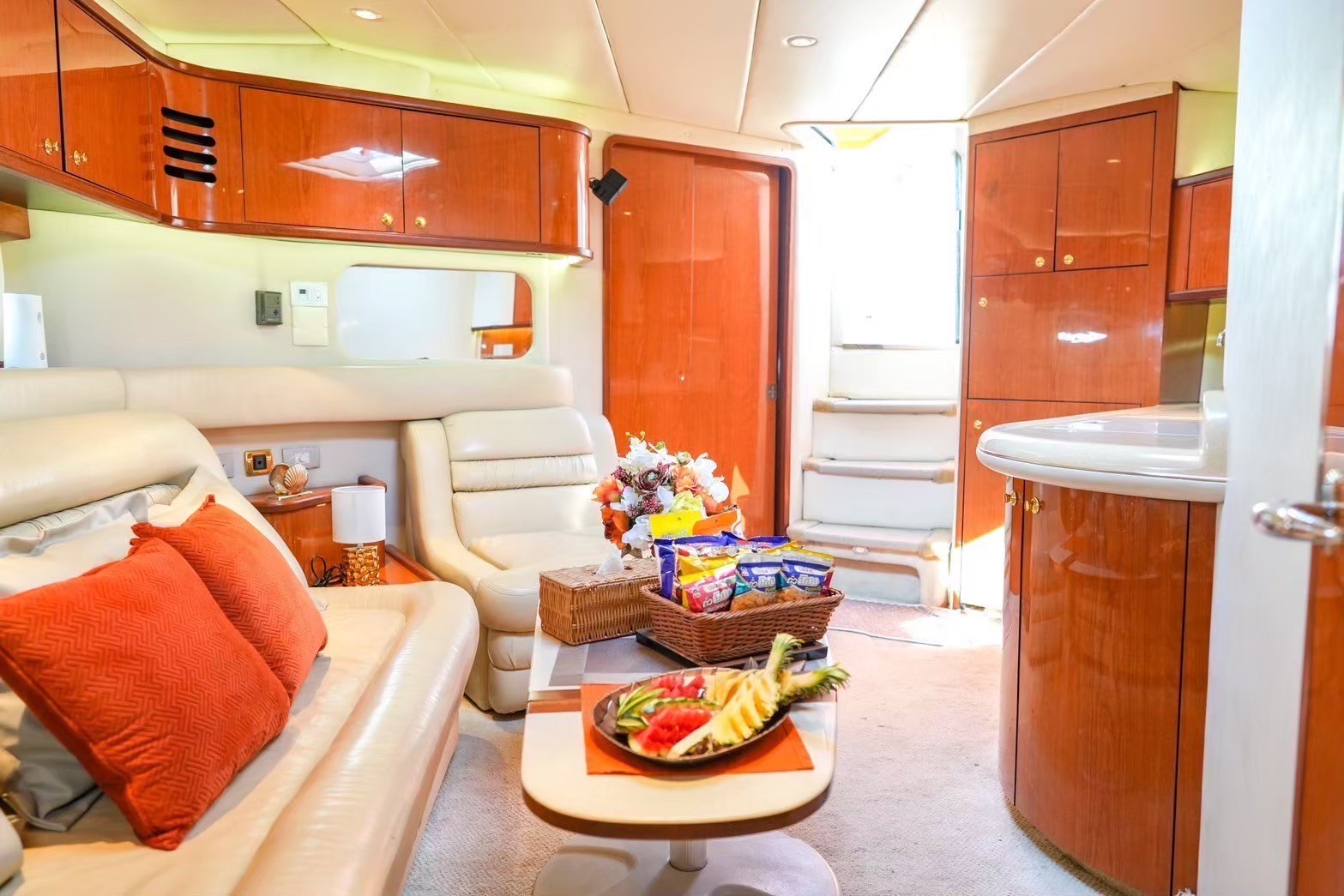 tour-listing-details-slide