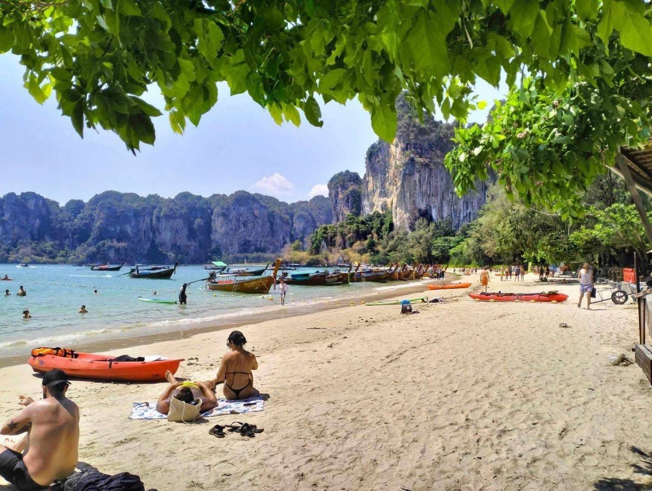 tour-listing-details-slide