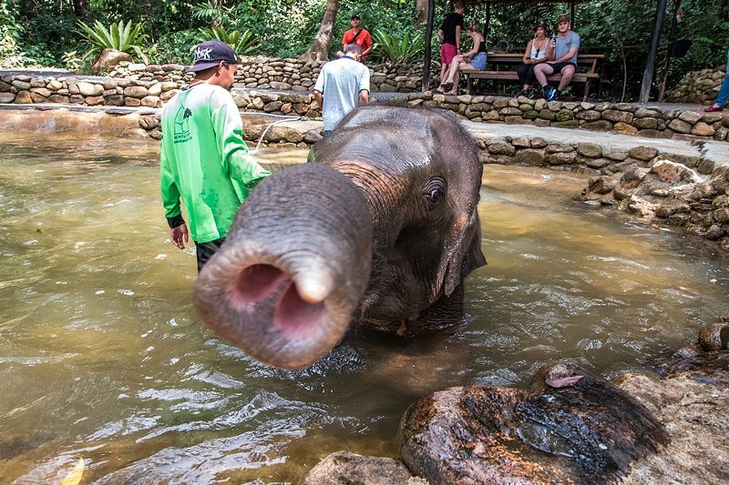 tour-listing-details-slide