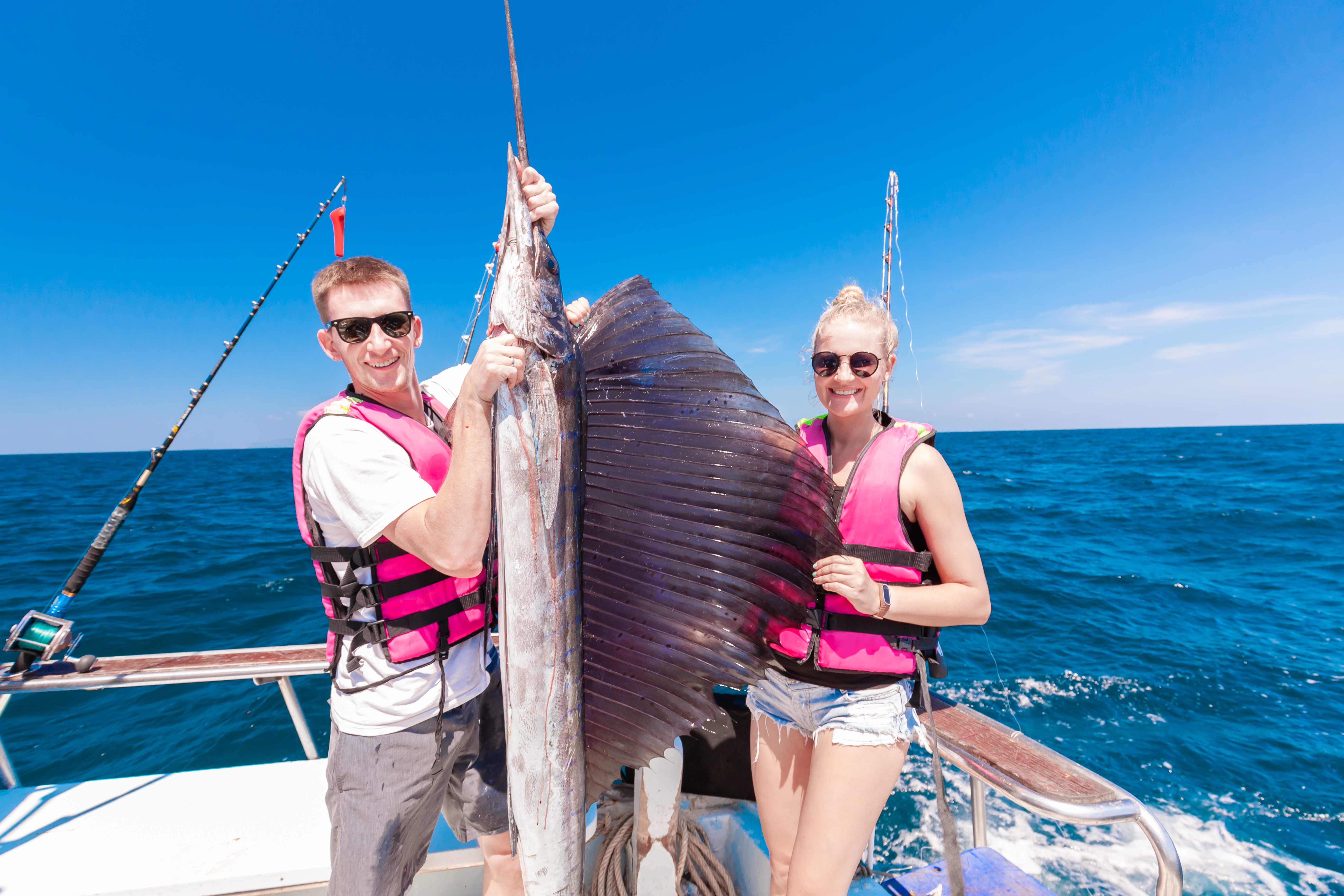 tour-listing-details-slide