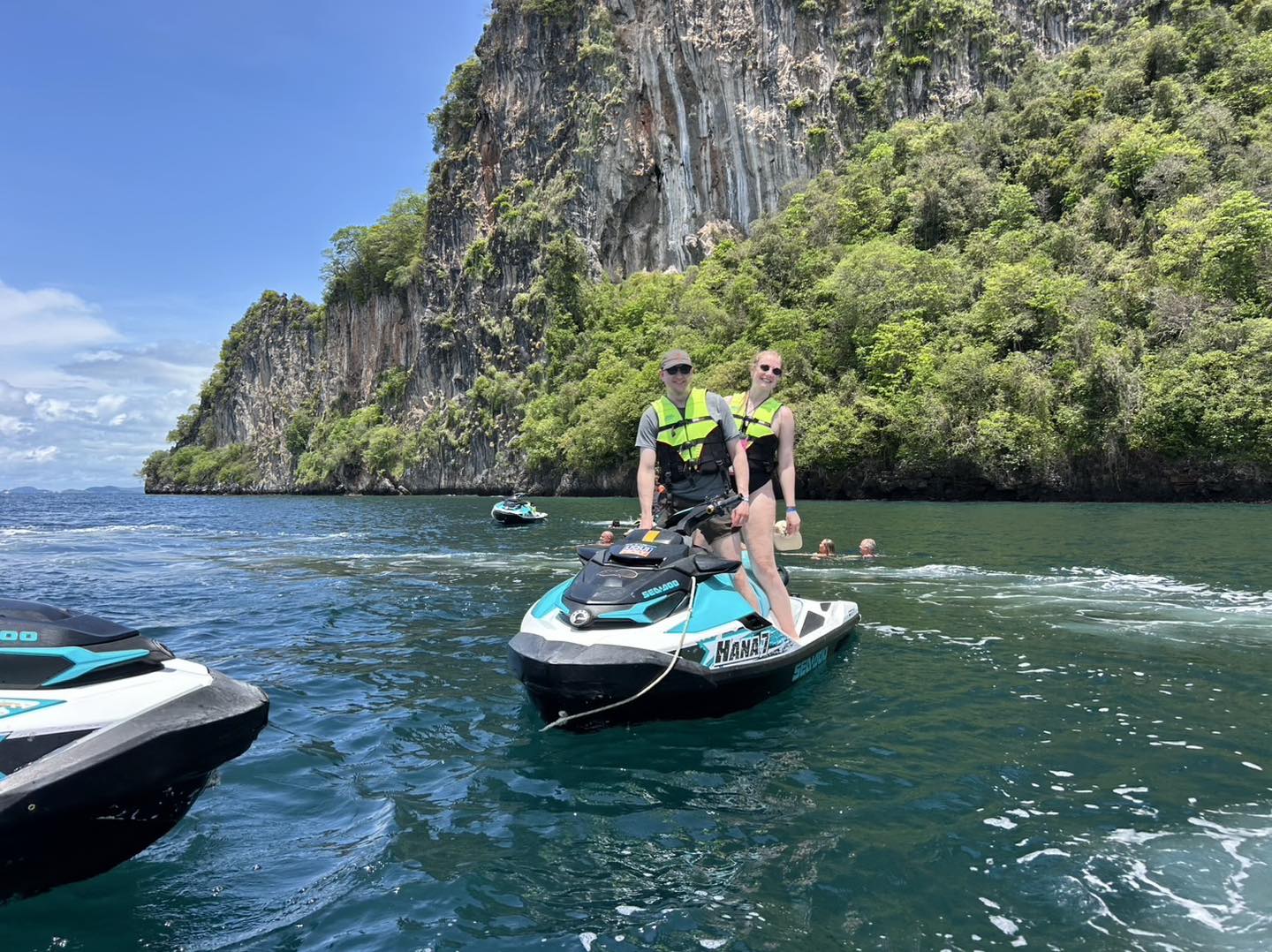 tour-listing-details-slide